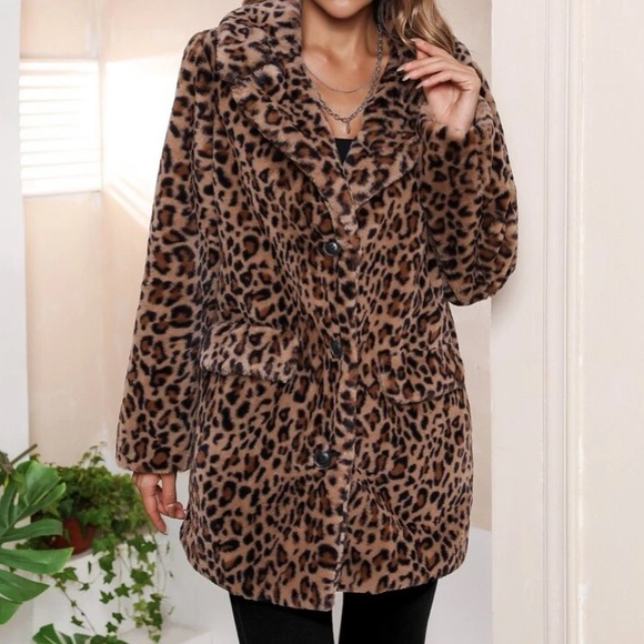 Cozy leopard print vegan fur coat - Picture 6 of 7
